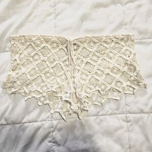 Indah ivory Crochet shorts beach cover up size s NWT